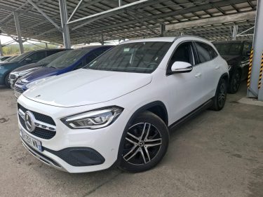 MERCEDES CLASSE GLA 200 d 150 ch BUSINESS Line CAMERA / ATTELAGE Garantie 12 Mois