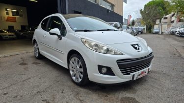 Peugeot 207 1.6 HDi 110 cv féline phase 2, *Idéale jeune conducteur*, *Toit panoramique*, *GPS*