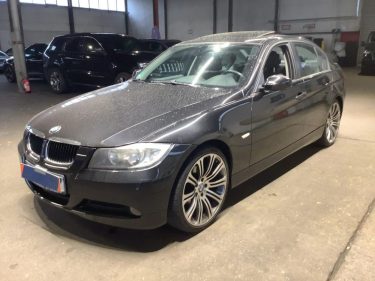 BMW SERIE 3 318i Boite Auto / Cuir / Toit Ouvrant / Paiement 4X ou 10X Possible