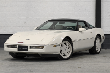 Chevrolet Corvette C4 – 35th Anniversary | Triple White | 1988 | Série numérotée