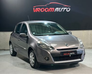 RENAULT CLIO III 1.2 16V 75 TOMTOM LIVE 