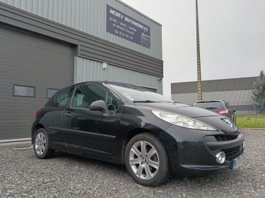 PEUGEOT 207 1.4 16V 90 cv URBAN CLIM / CT OK / Distribution ok  + entretien à jour / Suivi factures