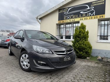 Opel Astra Cosmo 1.4 Turbo 140 CV 1ere Main GARANTIE 12 MOIS 