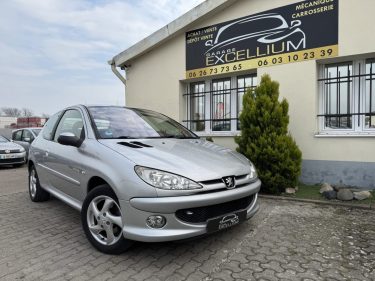 PEUGEOT 206 Quiksilver 1.4 16v 90 ch GARANTIE 12 MOIS 