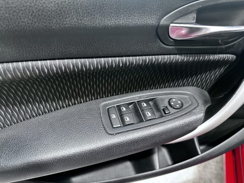 Bmw 114D 95CV Executive 2015 - Miniature 13