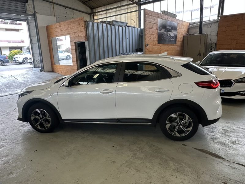 Kia Xceed 1.6 Crdi 136CH Mhev Active DCT7 2022 - Miniature 3