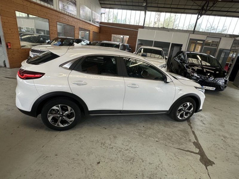 Kia Xceed 1.6 Crdi 136CH Mhev Active DCT7 2022 - Miniature 4