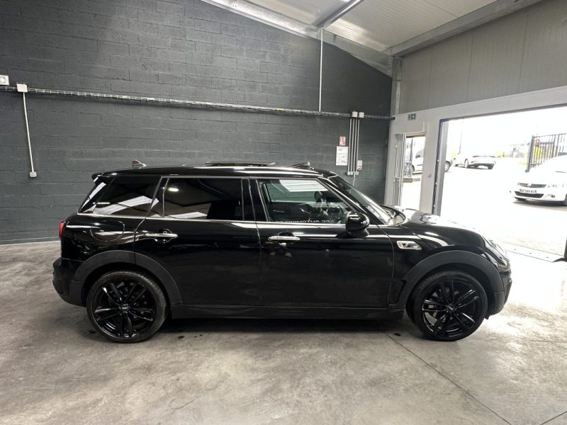 Mini Clubman Cooper S 192CV Red Hot Chili 2018 - Miniature 7