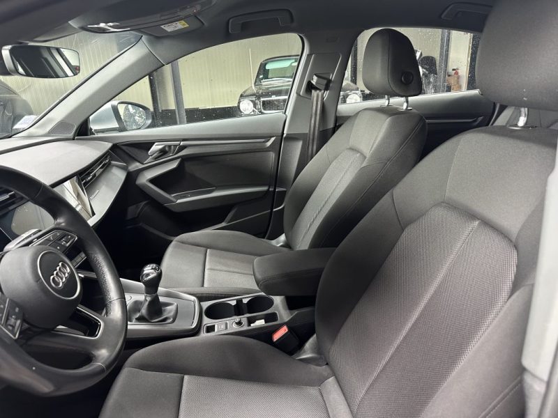 Audi A3 Berline 35 Tfsi 150CV Business Line 2020 - Miniature 11