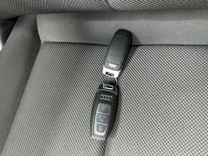 Audi A3 Berline 35 Tfsi 150CV Business Line 2020 - Miniature 13