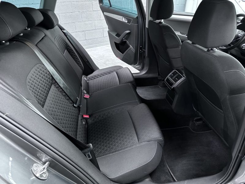 Skoda Superb Combi 2.0 TDI 150CH Scr DSG7 Business 2023 - Miniature 14