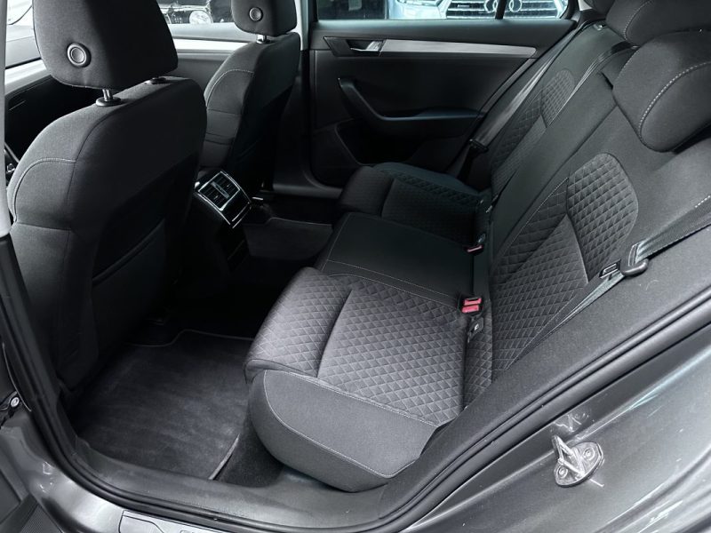 Skoda Superb Combi 2.0 TDI 150CH Scr DSG7 Business 2023 - Miniature 12