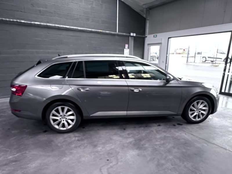 Skoda Superb Combi 2.0 TDI 150CH Scr DSG7 Business 2023 - Miniature 6