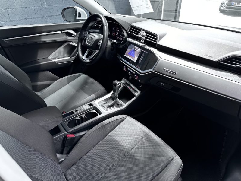 Audi Q3 35 Tfsi 150CH Design S Tronic 7 2019 - Miniature 19