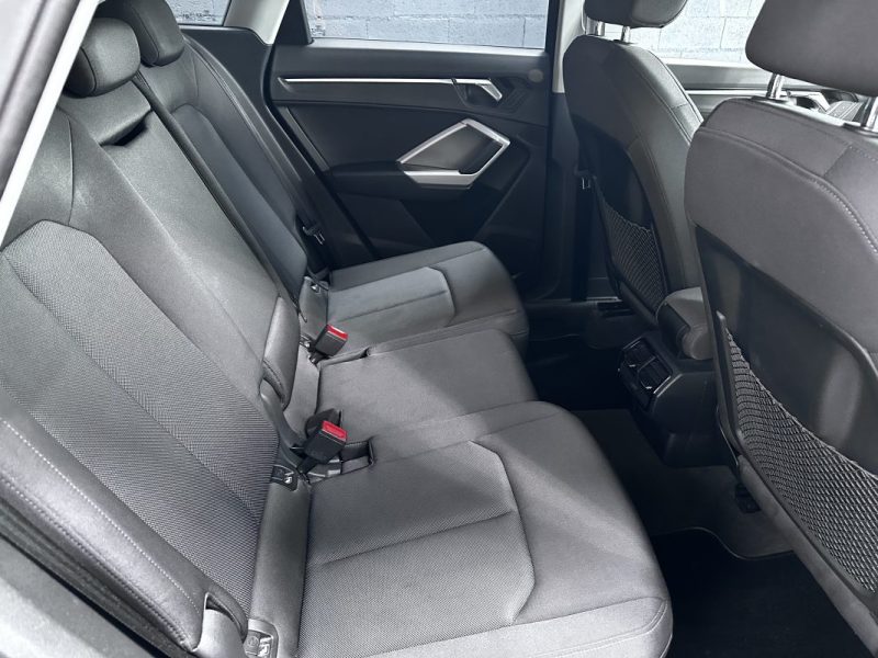 Audi Q3 35 Tfsi 150CH Design S Tronic 7 2019 - Miniature 20
