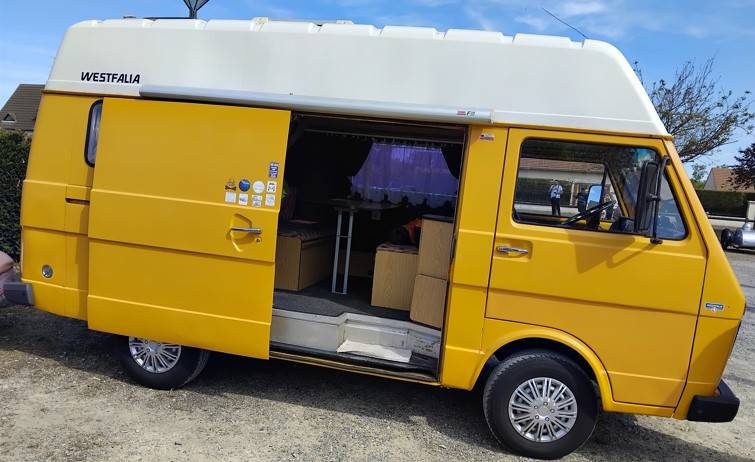 Volkswagen LT28 Undefined 1977 - Miniature 2