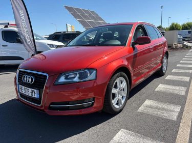 Audi A3 1,2 105 - carnet d\'entretien disponible - Garantie 12 mois - 