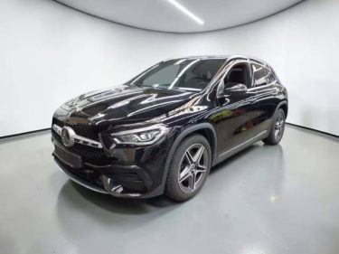 MERCEDES GLA 220D AMG LINE ATTELAGE 