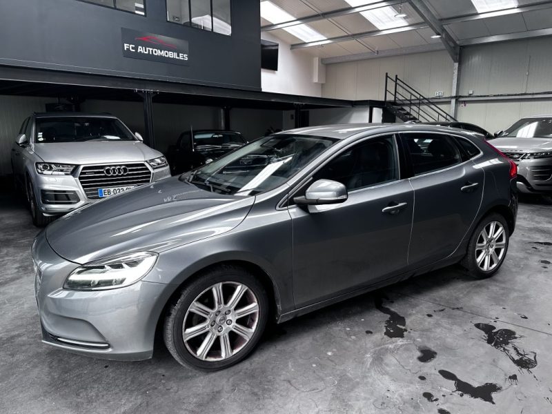 Volvo V40 D2 120CV Inscription 2016 - Miniature 2