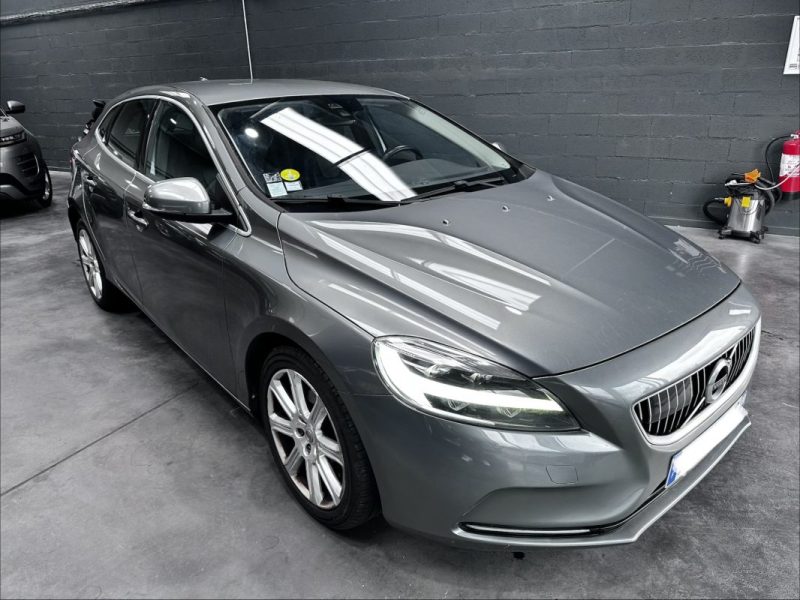 Volvo V40 D2 120CV Inscription 2016 - Miniature 7