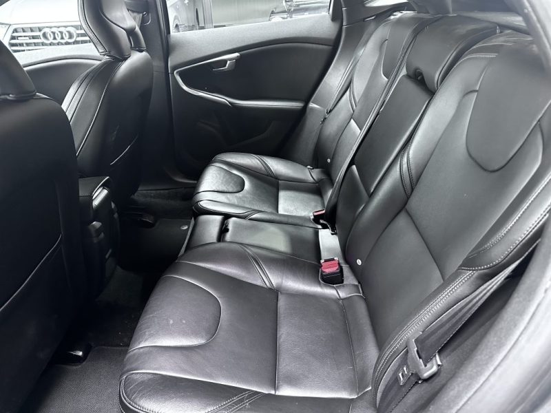 Volvo V40 D2 120CV Inscription 2016 - Miniature 13