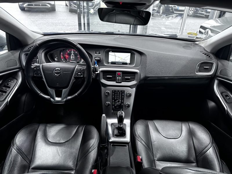 Volvo V40 D2 120CV Inscription 2016 - Miniature 12