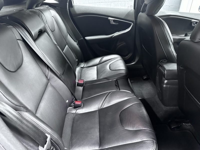Volvo V40 D2 120CV Inscription 2016 - Miniature 14