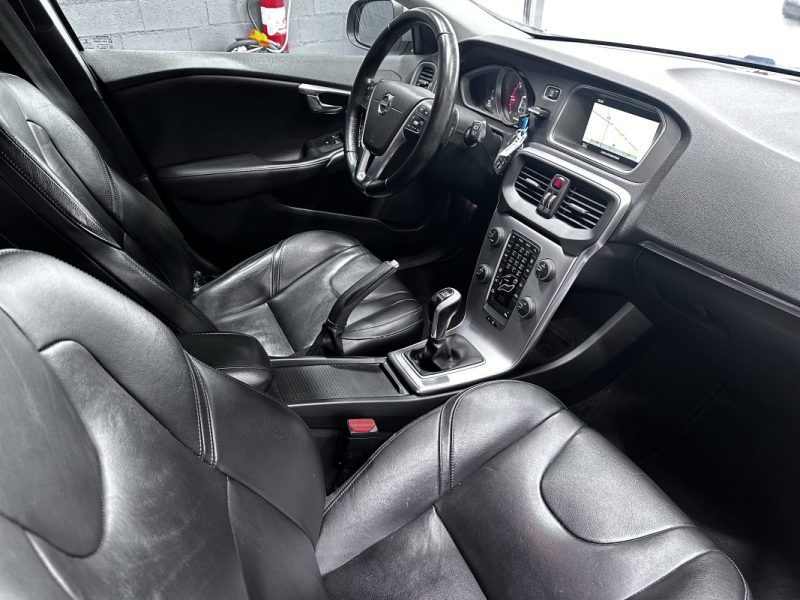 Volvo V40 D2 120CV Inscription 2016 - Miniature 10