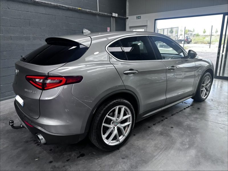 Alfa Romeo Stelvio 2.0T 280CV Q4 AT8 First Edition 2017 - Miniature 7