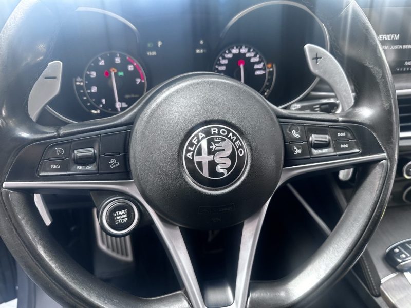 Alfa Romeo Stelvio 2.0T 280CV Q4 AT8 First Edition 2017 - Miniature 21