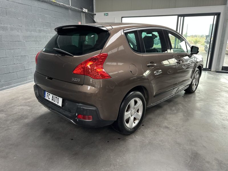 Peugeot 3008 HYBRID4 2.0 HDI 163CV BMP6 + Electric 37CV 2013 - Miniature 4