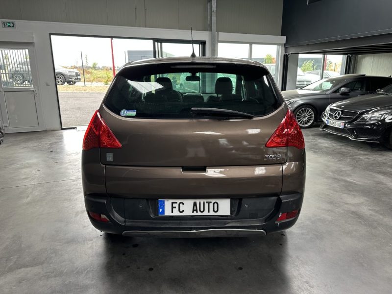 Peugeot 3008 HYBRID4 2.0 HDI 163CV BMP6 + Electric 37CV 2013 - Miniature 5