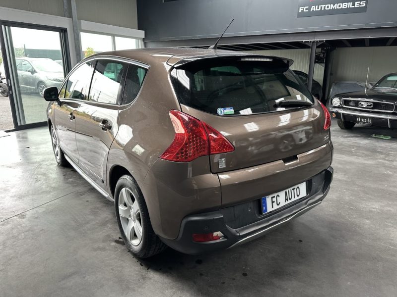 Peugeot 3008 HYBRID4 2.0 HDI 163CV BMP6 + Electric 37CV 2013 - Miniature 6