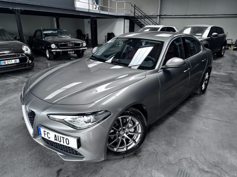 Alfa Romeo Giulia 2.0 Tb 200CV AT8 Super 2016 - Miniature 2