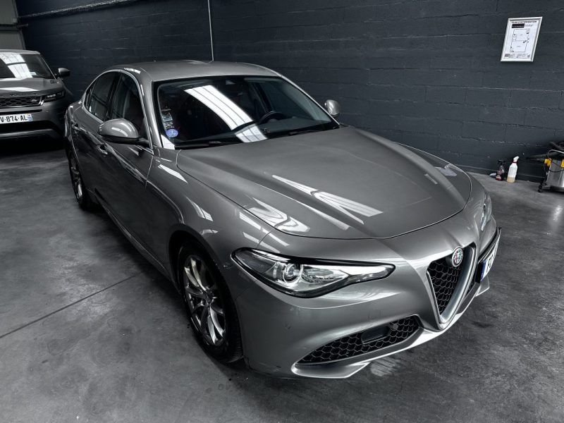Alfa Romeo Giulia 2.0 Tb 200CV AT8 Super 2016 - Miniature 10