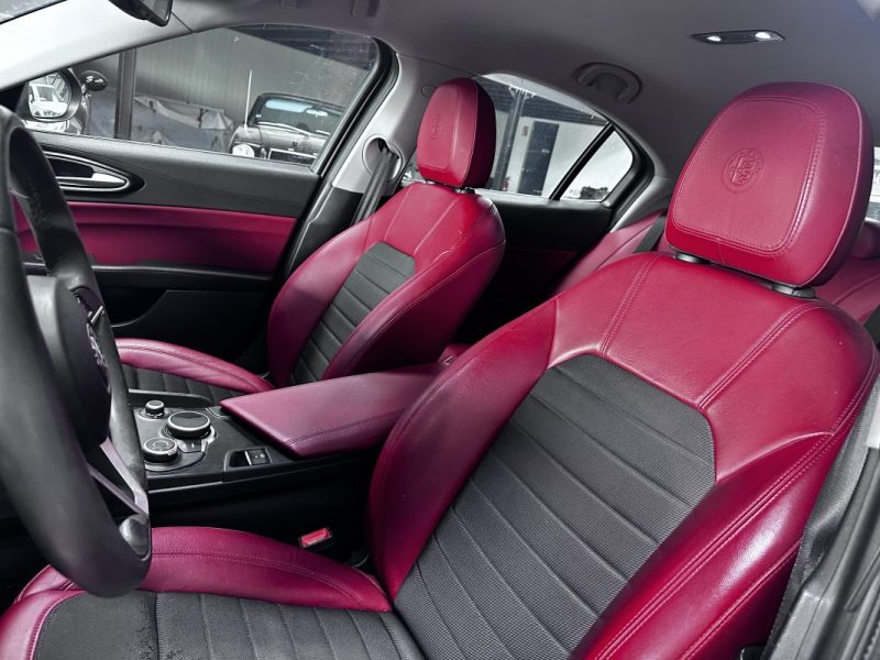 Alfa Romeo Giulia 2.0 Tb 200CV AT8 Super 2016 - Miniature 13