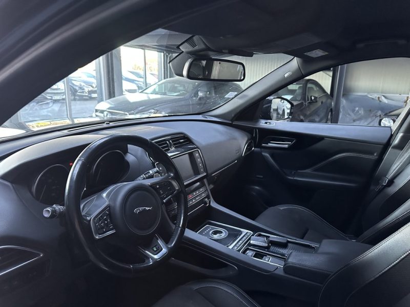 Jaguar F-pace 3.0D V6 300 Pure Awd Ba R-sport 2018 - Miniature 9