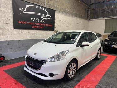 PEUGEOT 208  1.6 HDI 92ch , Entretien complet chez Peugeot , 2eme main