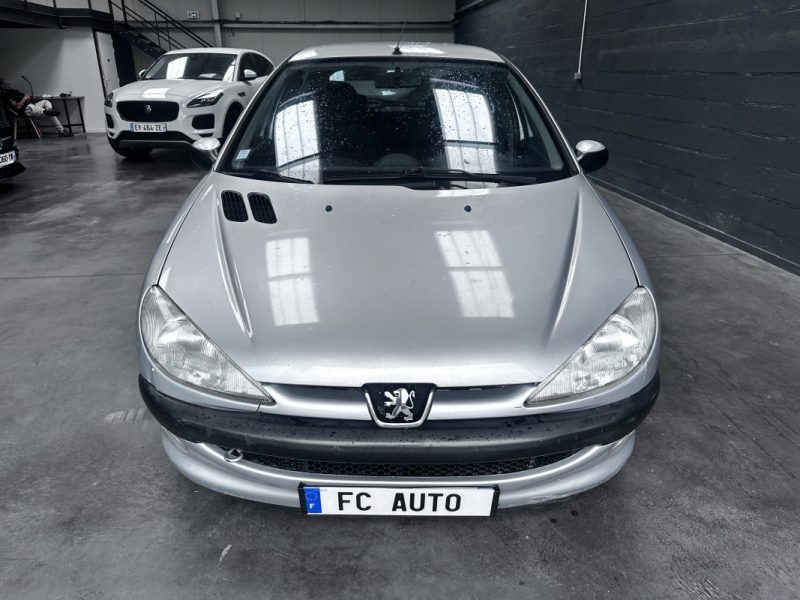 Peugeot 206 5 Portes 1.4 I 2004 - Miniature 8