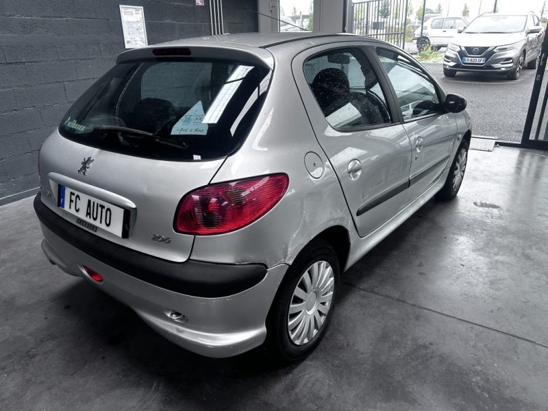 Peugeot 206 5 Portes 1.4 I 2004 - Miniature 5