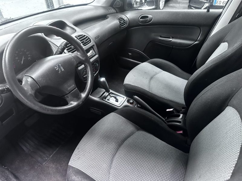 Peugeot 206 5 Portes 1.4 I 2004 - Miniature 10