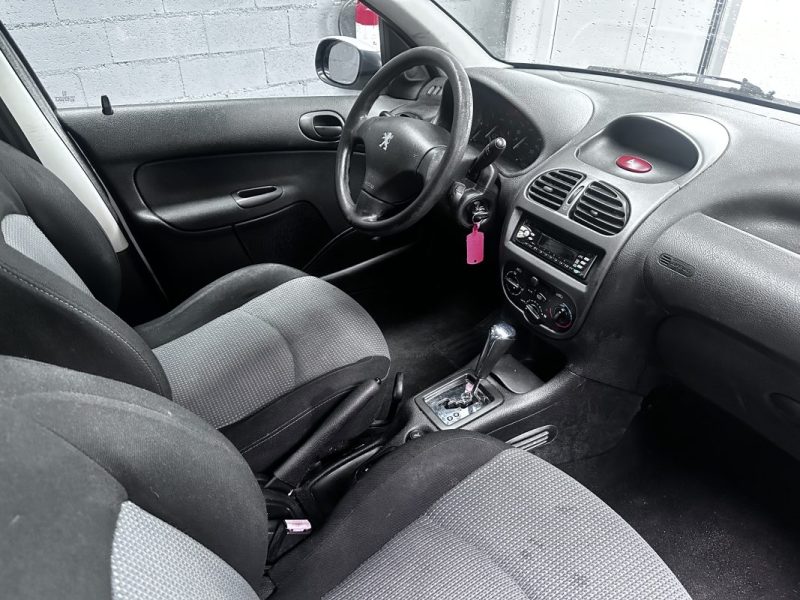 Peugeot 206 5 Portes 1.4 I 2004 - Miniature 9