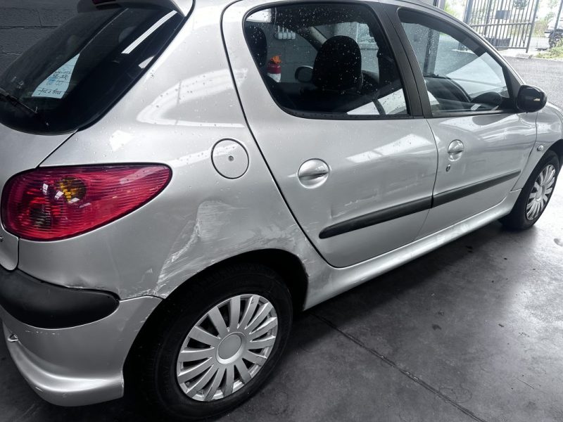 Peugeot 206 5 Portes 1.4 I 2004 - Miniature 12