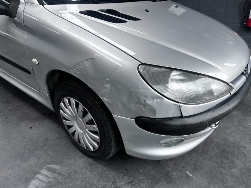 Peugeot 206 5 Portes 1.4 I 2004 - Miniature 14
