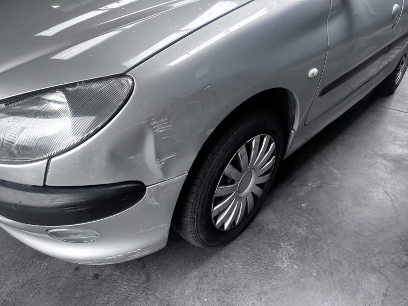 Peugeot 206 5 Portes 1.4 I 2004 - Miniature 15