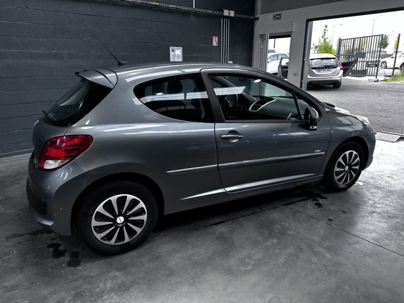 Peugeot 207 207 1.6 HDI 90 Premium 2009 - Miniature 8