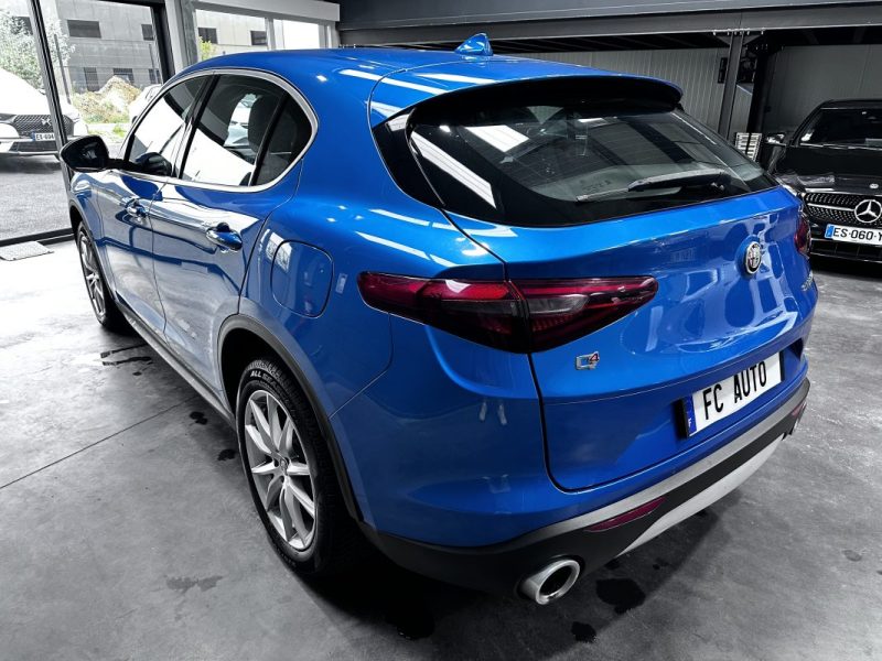 Alfa Romeo Stelvio 2.2 210CV Q4 AT8 Super 2018 - Miniature 3
