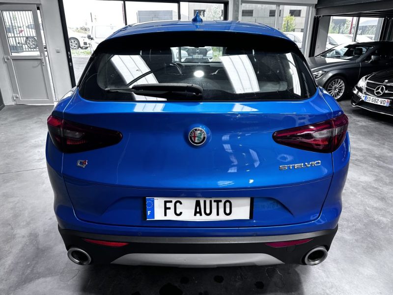 Alfa Romeo Stelvio 2.2 210CV Q4 AT8 Super 2018 - Miniature 4