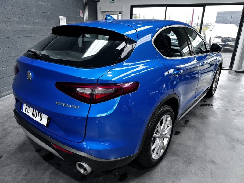 Alfa Romeo Stelvio 2.2 210CV Q4 AT8 Super 2018 - Miniature 5