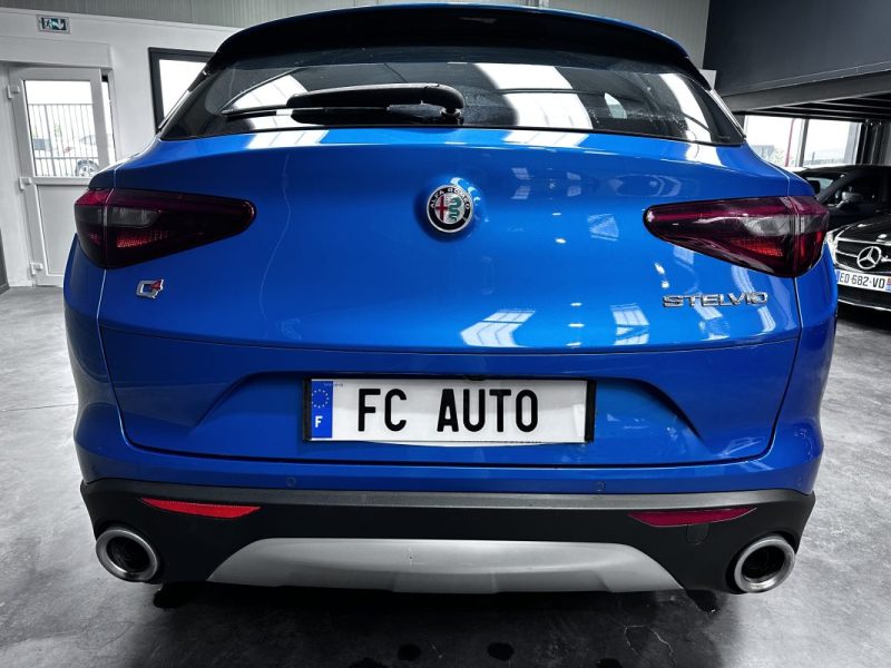 Alfa Romeo Stelvio 2.2 210CV Q4 AT8 Super 2018 - Miniature 6
